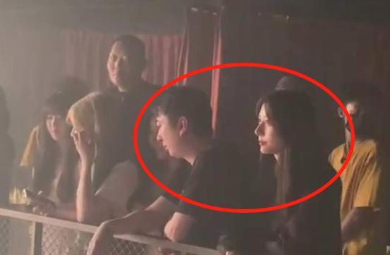 吃瓜q群网红,揭秘网络红人的幕后生活  第2张 吃瓜q群网红,揭秘网络红人的幕后生活  第2张