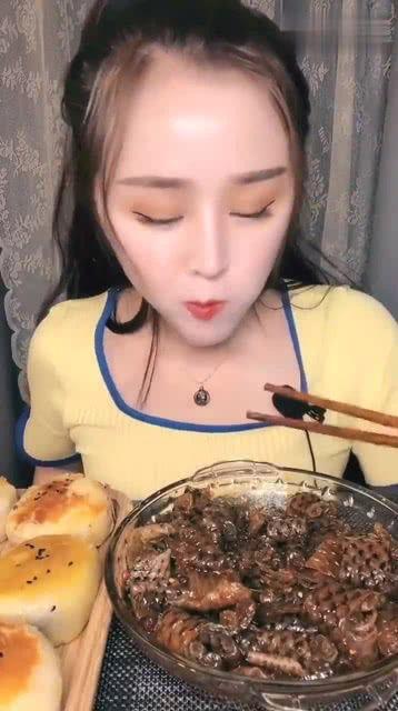 娱乐吃瓜酱密集恐惧症,娱乐吃瓜酱的惊悚之旅  第3张 娱乐吃瓜酱密集恐惧症,娱乐吃瓜酱的惊悚之旅  第3张