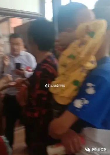 信阳爆料小三视频,一场婚姻的裂痕与网络曝光的较量  第2张 信阳爆料小三视频,一场婚姻的裂痕与网络曝光的较量  第2张