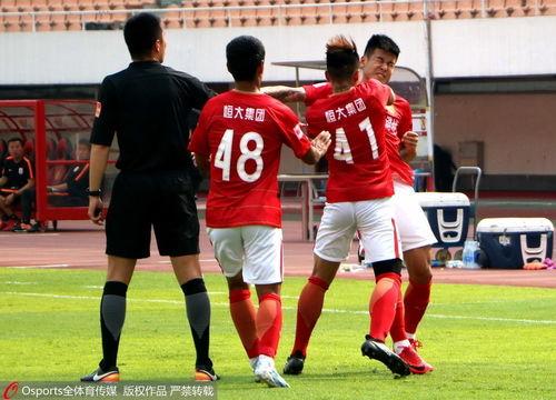 足球员保姆爆料视频大全,足球员生活幕后花絮大曝光  第3张 足球员保姆爆料视频大全,足球员生活幕后花絮大曝光  第3张